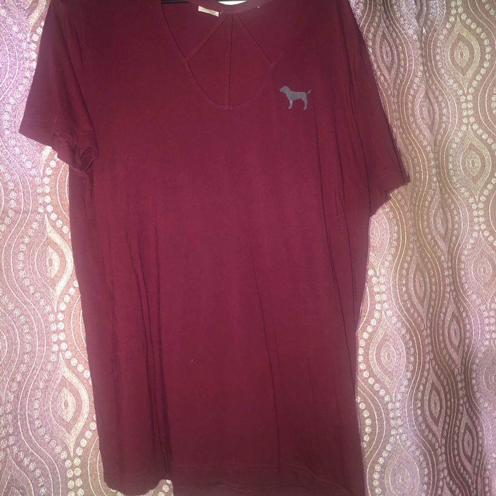 PINK VS tshirt